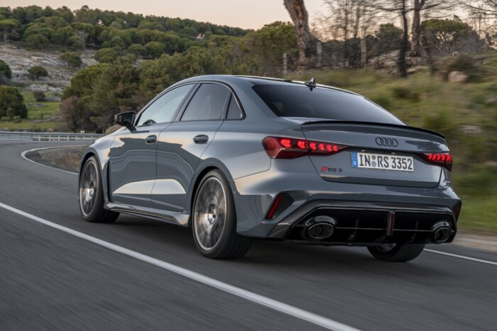 Újjászületett a 400 lóerős családi kompakt