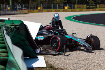 F1: Nagy bukással kezdett a Mercedes csodagyereke