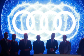 Robotok cirkálnak a győri Audinál