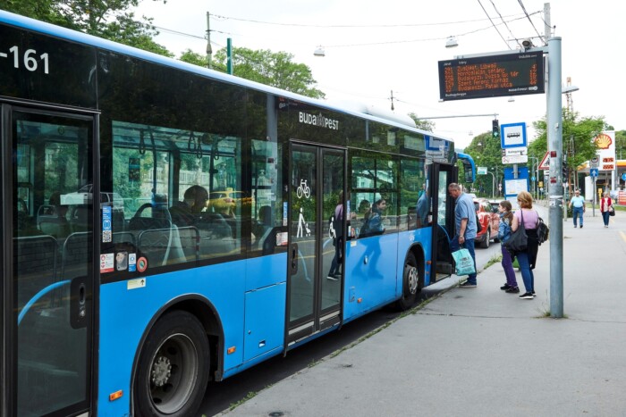 Nagyon ráfázhat, aki bedől az ingyenes BKK-bérletnek