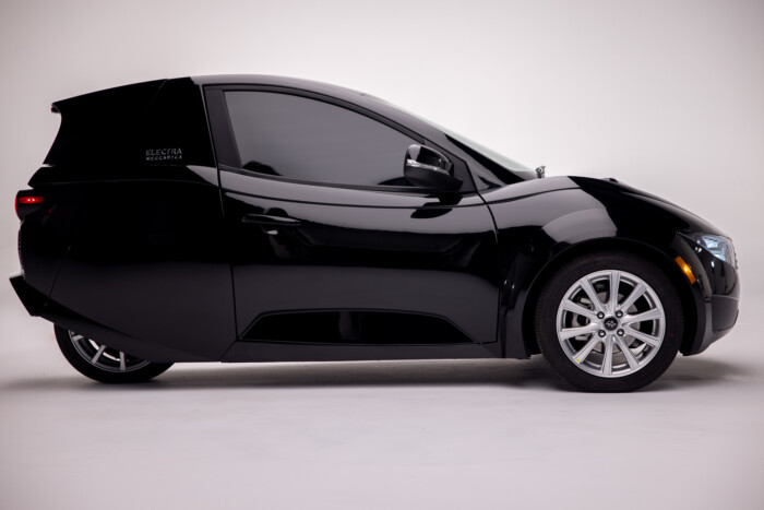 Roncstelepen ért véget az apró villanyautós álom 1 | Vezess Roncstelepen ért véget az apró villanyautós álom 1