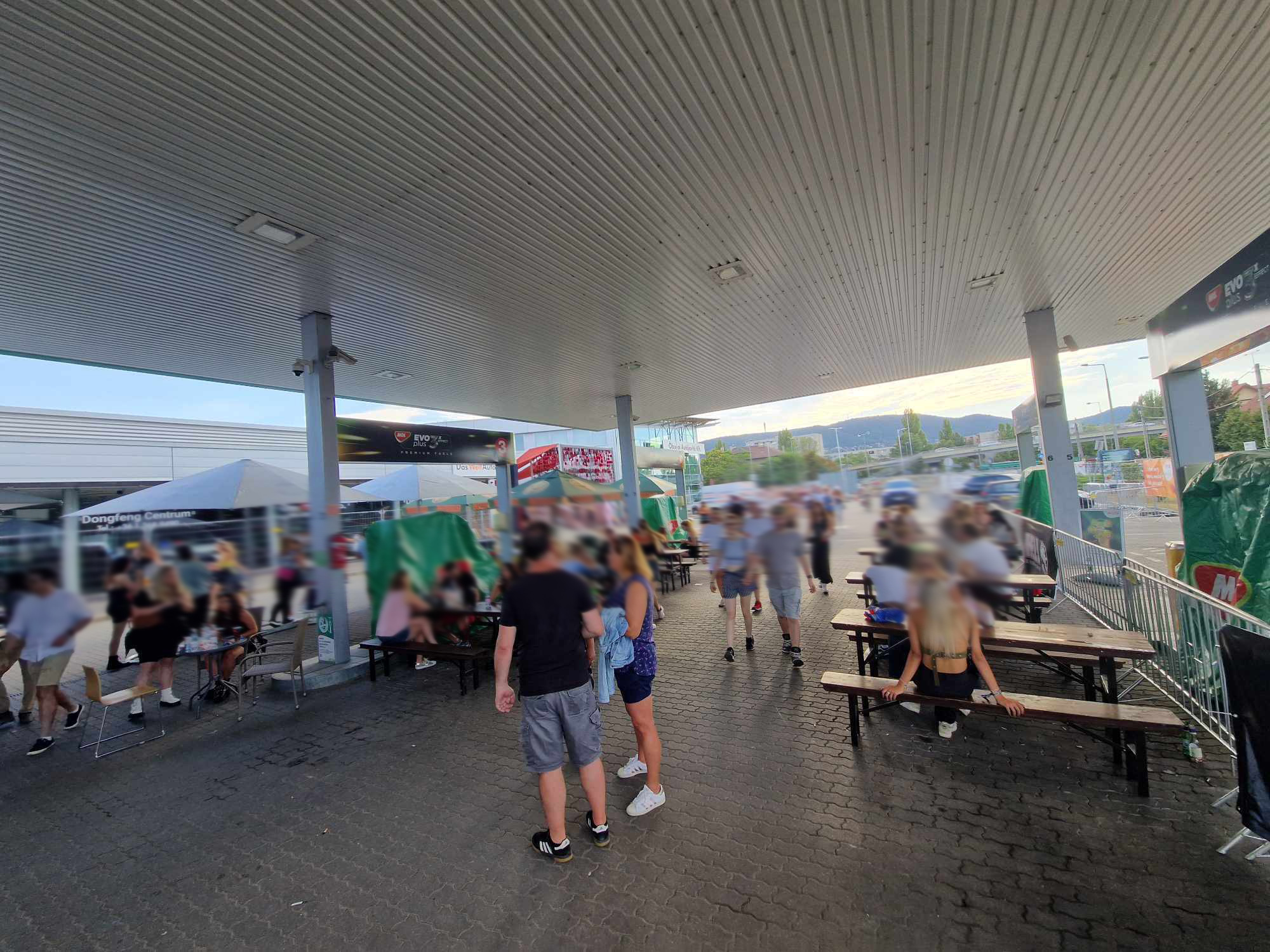 A magyar benzinkút, ahol tankolni nem, csak inni lehet 2 | Vezess A magyar benzinkút, ahol tankolni nem, csak inni lehet 2