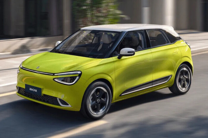 Új olcsó kínai autó jön Európába, ennyi lesz az ára