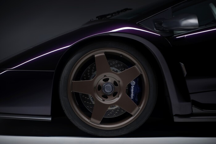 Dögösen tért vissza a ’90-es évek Lamborghinije