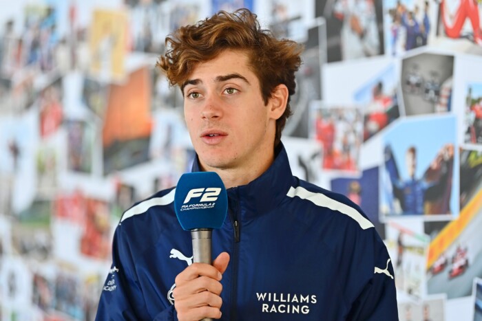 Kirúgták Sargeantet, új pilóta debütál az F1-ben 1