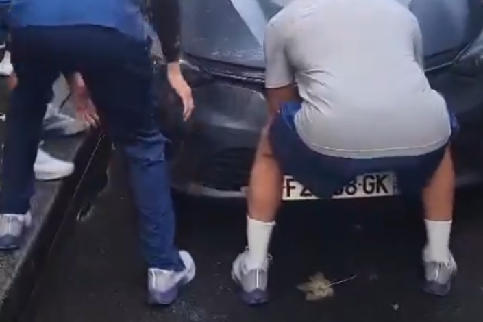 Erőből intézték el a rosszul parkoló autókat az olimpián