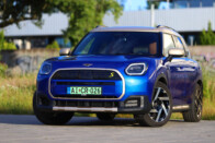 Elektromos MINI-k lepték el a Balatont – Mi is beültünk 12 Elektromos MINI-k lepték el a Balatont – Mi is beültünk 12