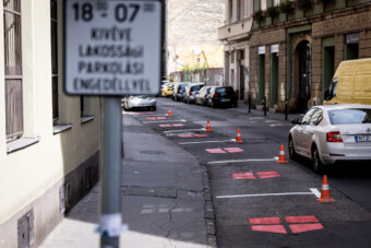 Újabb pesti kerületben jön 36 ezres parkolási díj