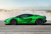 Versenytechnológiákkal jön a legújabb Lamborghini 53