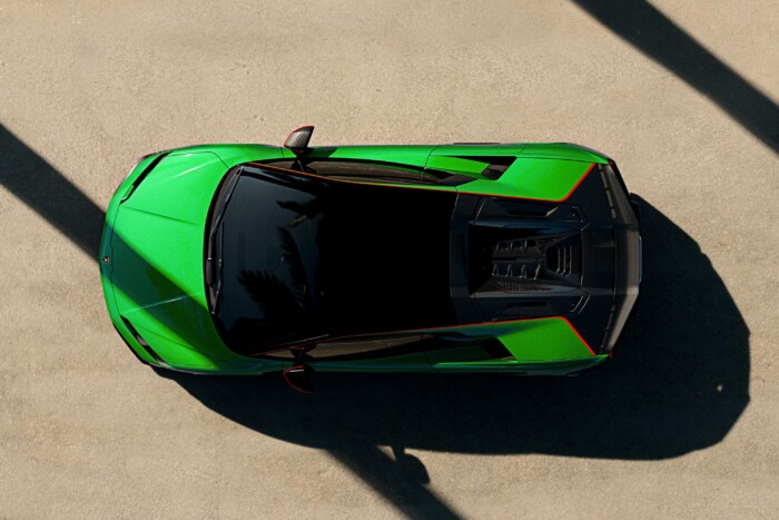 Versenytechnológiákkal jön a legújabb Lamborghini 7