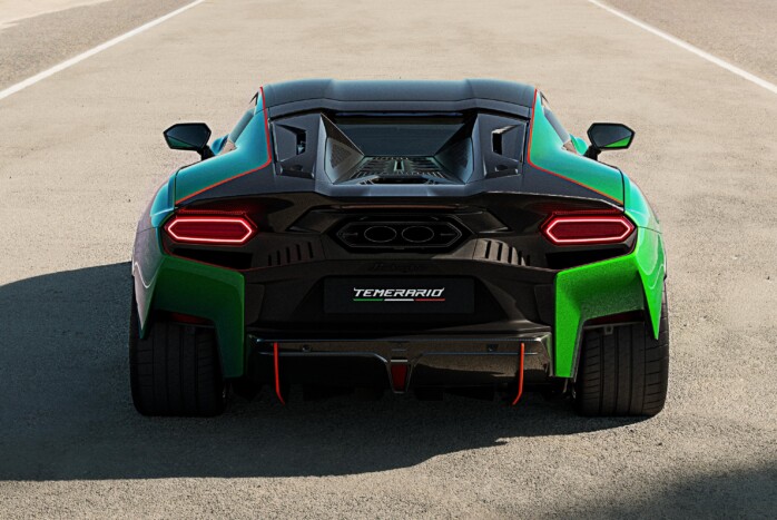 Versenytechnológiákkal jön a legújabb Lamborghini 8