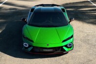 Versenytechnológiákkal jön a legújabb Lamborghini 56