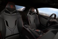 Versenytechnológiákkal jön a legújabb Lamborghini 65