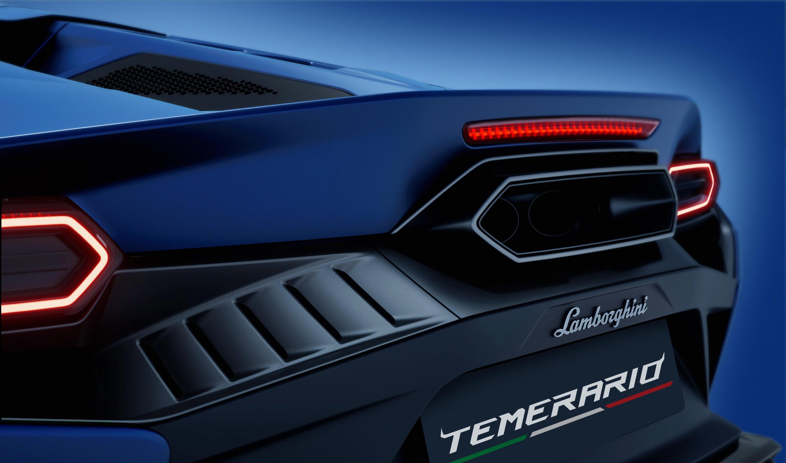 Versenytechnológiákkal jön a legújabb Lamborghini 35