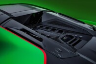 Versenytechnológiákkal jön a legújabb Lamborghini 78