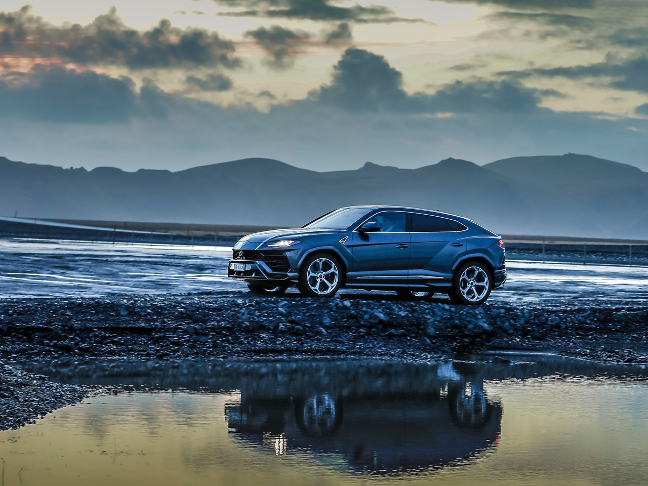 Dzsudzsák Balázs új luxusautóval járt Budapesten 2