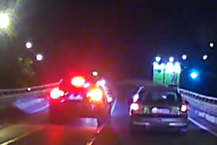 Ámokfutó a ferihegyi gyorsforgalmin: centiken múlt a baj