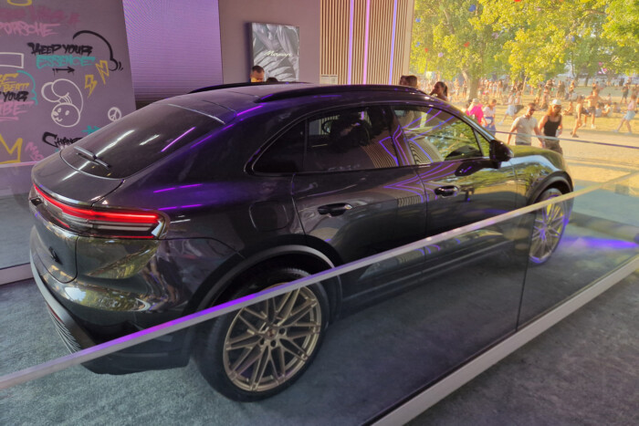 Világsztárok mellett mutatkozik be az új Porsche itthon 6