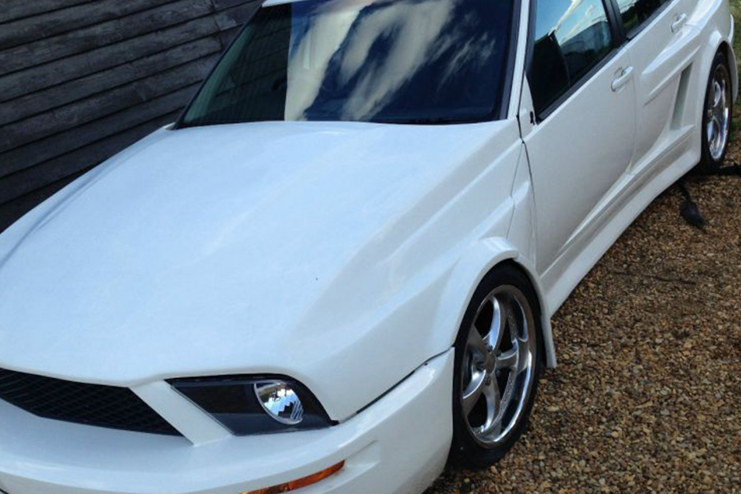 A Volvo Mustang felperzseli a retinád