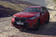 Már félelmetesíthető a BMW családi SUV-ja 29