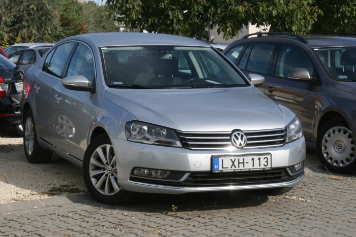 Resulta que el número de coches con una potencia superior a 500 caballos es 2