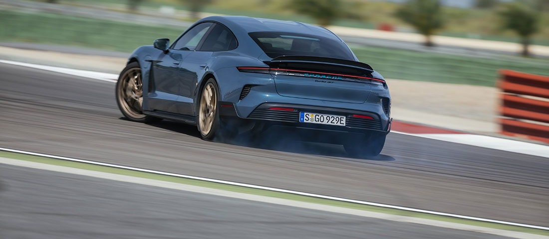 Pokoli lett a gyárilag 1100 lóerő feletti Porsche