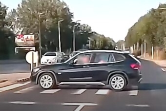 Gyalogosnak hitte magát a pofátlan BMW-s