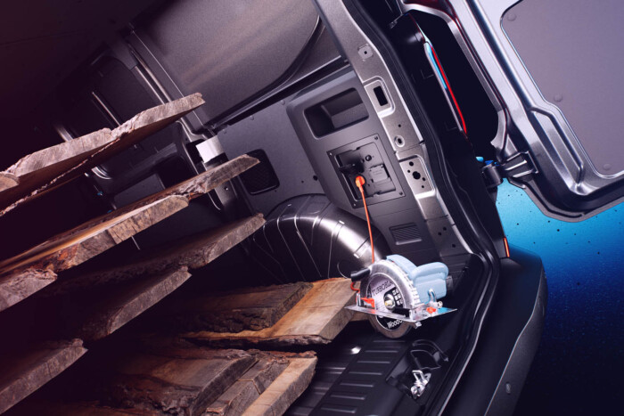 Megújult a magyar kormány kedvenc autója 8