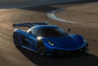 Ő a sportautók császára, mégis egy Toyotát hajt 5