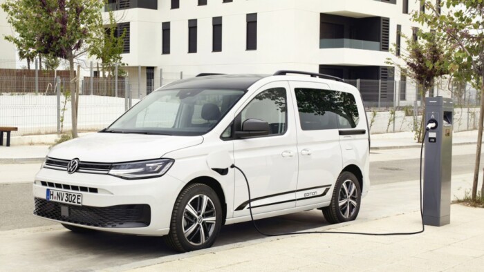 Hibrid hajtást kap a legkisebb VW furgon 3
