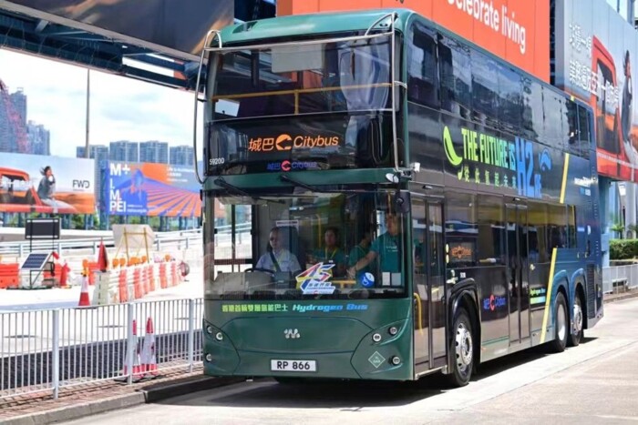 Hidrogéncellára váltanak az emeletes buszok