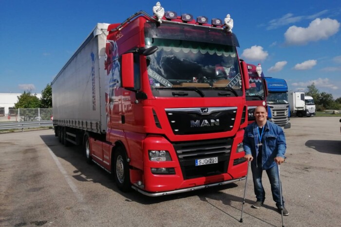 Rengeteg kamionmodellt gyűjtött össze ez a srác