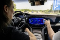 Felgyorsítja robotautóit a Mercedes-Benz 18