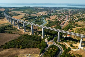 Öt nappal korábban elkészült az M7-es völgyhídja