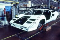 Visszatért születése helyére a legendás Lamborghini 23