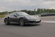 Ajándék lett az első Porsche 911 Turbo 73