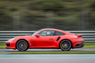 Ajándék lett az első Porsche 911 Turbo 76