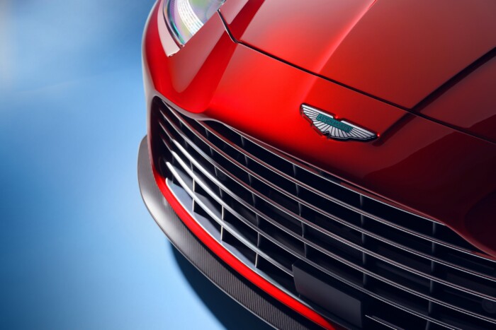 A száguldás szépséges szobra, 835 lóerővel 6 | Vezess A száguldás szépséges szobra, 835 lóerővel 6