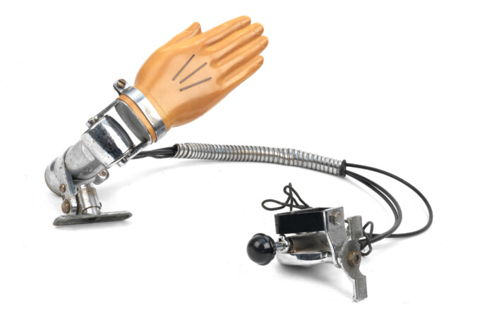 Did you know that artificial hands used to be car parts? 5