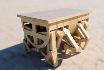 Helyedbe hozza a sört és a nasit az önjáró asztal