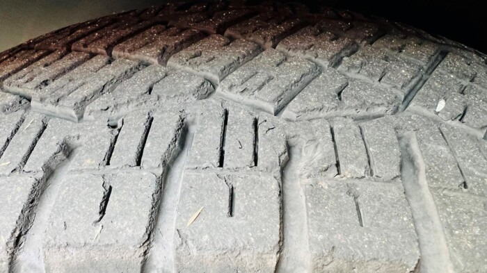 Háborgó tulaj: eszi a gumikat a 845 lóerős Tesla 1 | Vezess Háborgó tulaj: eszi a gumikat a 845 lóerős Tesla 1