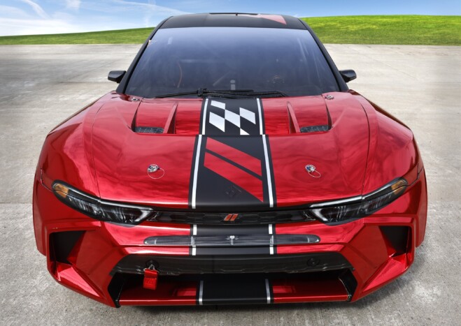 Ezer lóerős kupét faragtak a családi SUV-ból 4