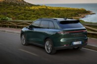 Itt a Peugeot 5008 Kínából adoptált féltestvére 37