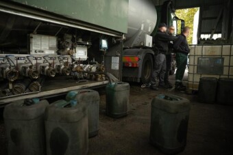 50 milliót kaszáltak egy illegális benzinkúttal