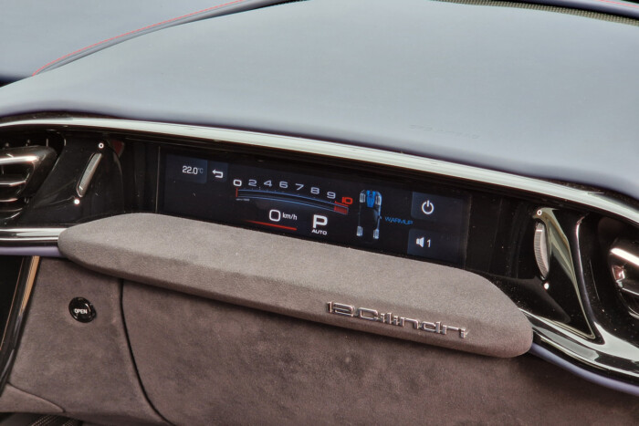 A V12 él, de mi meghalnánk érte 13