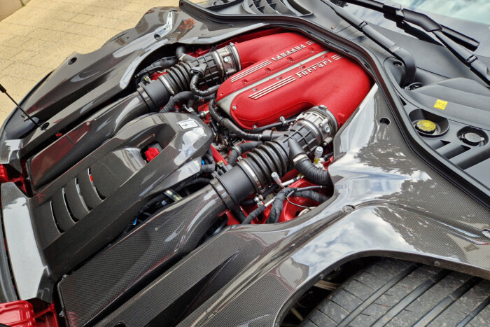 A V12 él, de mi meghalnánk érte 15