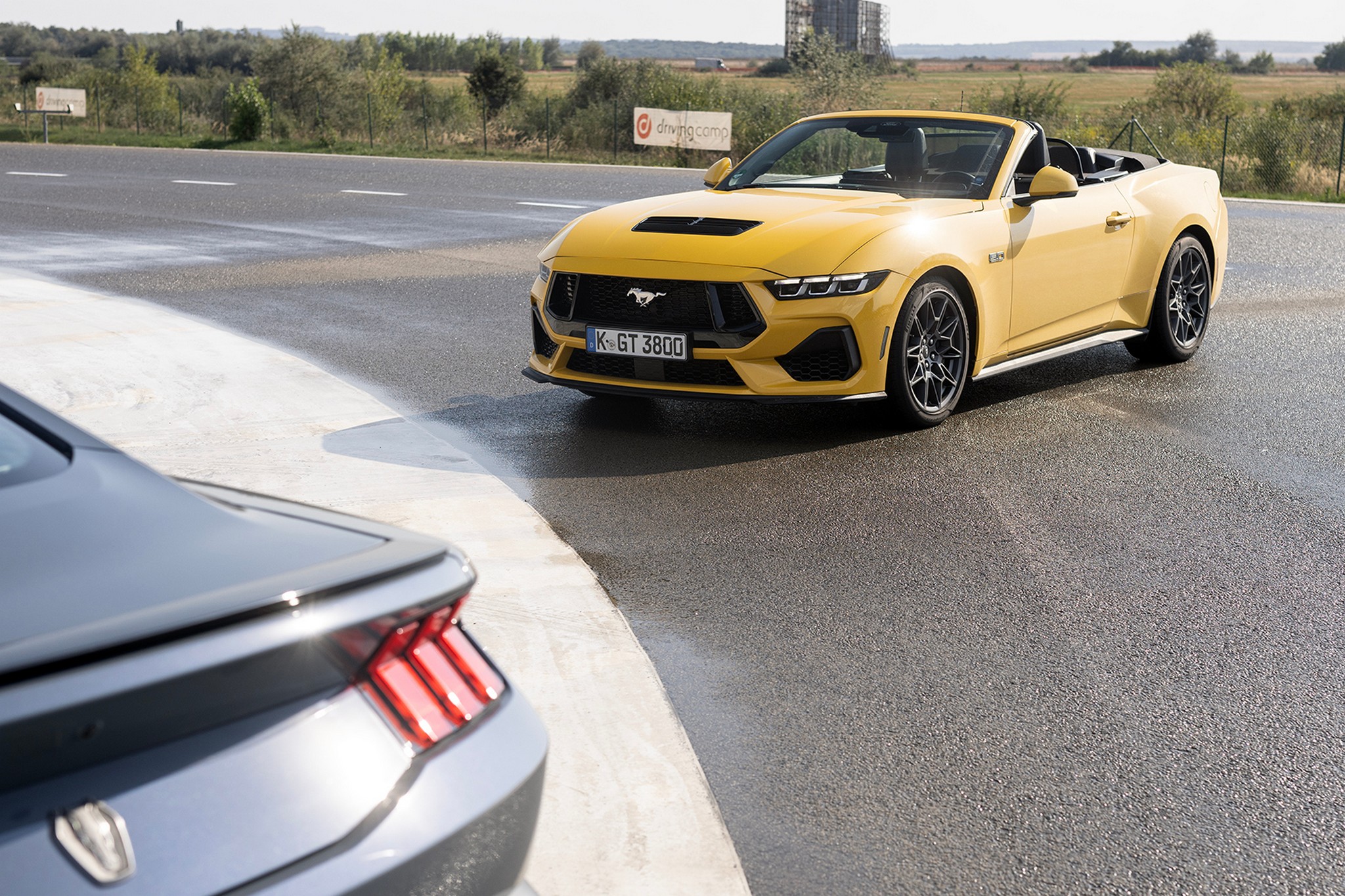 Ford Mustang GT és Dark Horse – Ez az igazi Mustang! Még olyan, mint ...