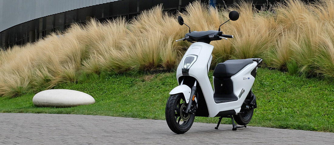 100 kilométert megy egy buszjegy árából ez a Honda