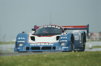 Őrült köridőt ért el a hibától megtáltosodó Nissan