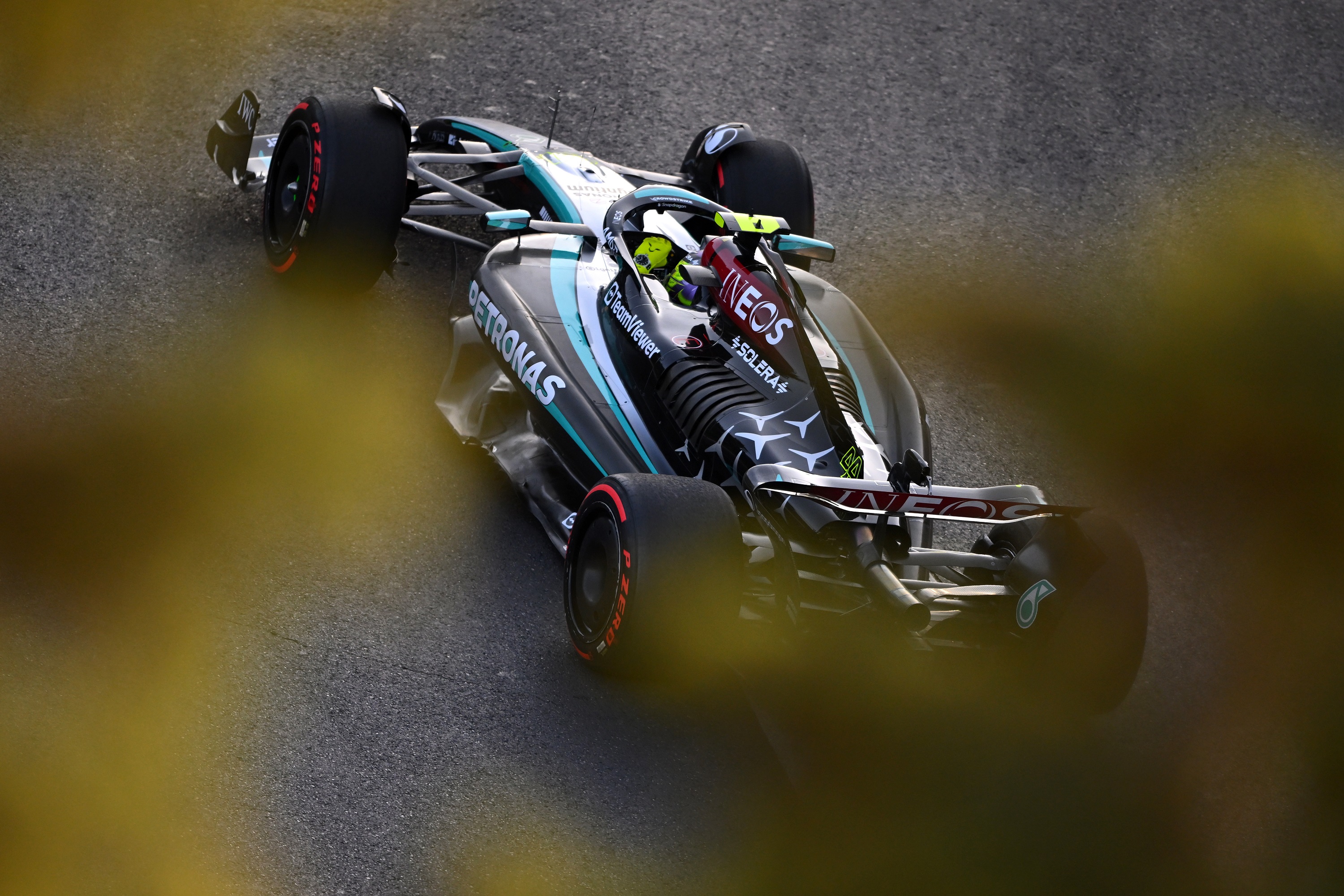F1: Albont hibáztatja a Mercedes időmérős szereplésük miatt